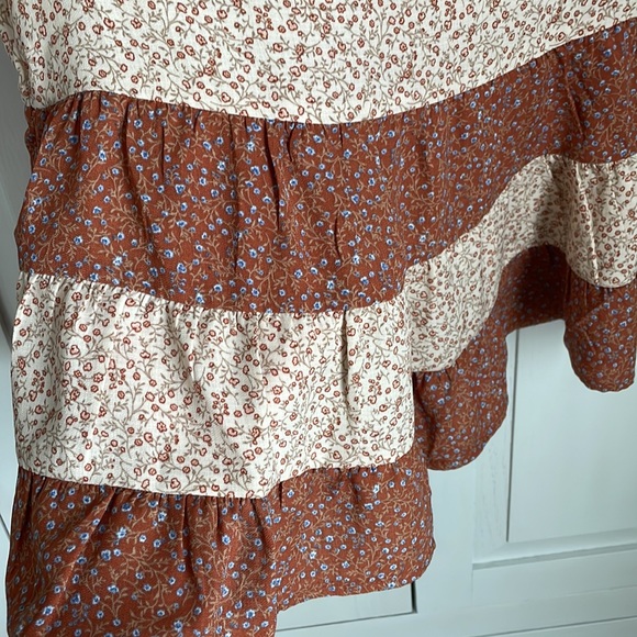 Paper Crane Cream and Rust Floral Tiered Top Size XS - Picture 3 of 6